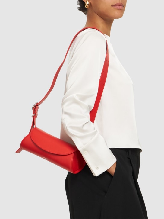 Jil Sander: Mini Tasche aus Palmellato-Leder „Cannolo“ - Mohnrot - women_1 | Luisa Via Roma