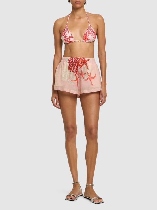 Versace: Shorts aus Baumwolle und Seide mit Korallenmotiv - Pink/Multi - women_1 | Luisa Via Roma