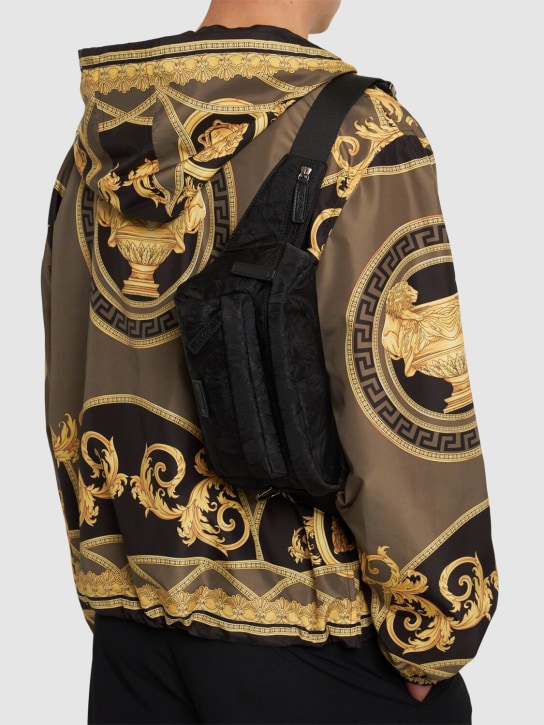 Versace: Marsupio Barocco in nylon - men_2 | Luisa Via Roma