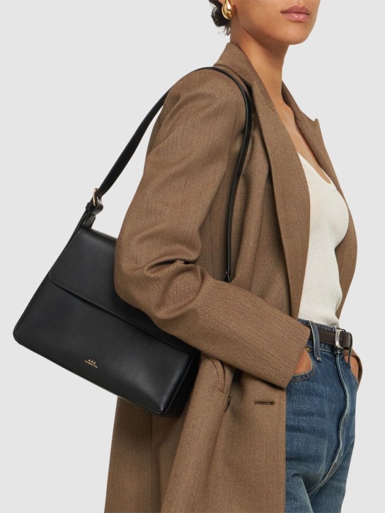 A.P.C.: Sac Virginie flap leather shoulder bag - Siyah - women_1 | Luisa Via Roma