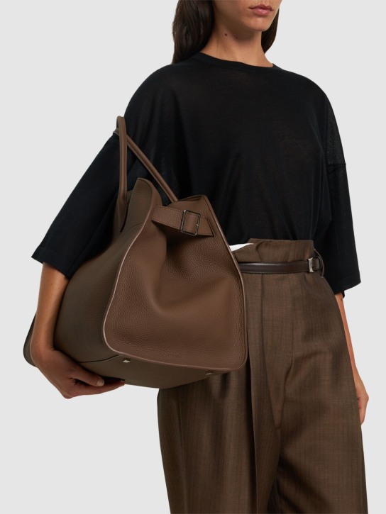 The Row: Soft Margaux 17 matte grain leather bag - women_1 | Luisa Via Roma