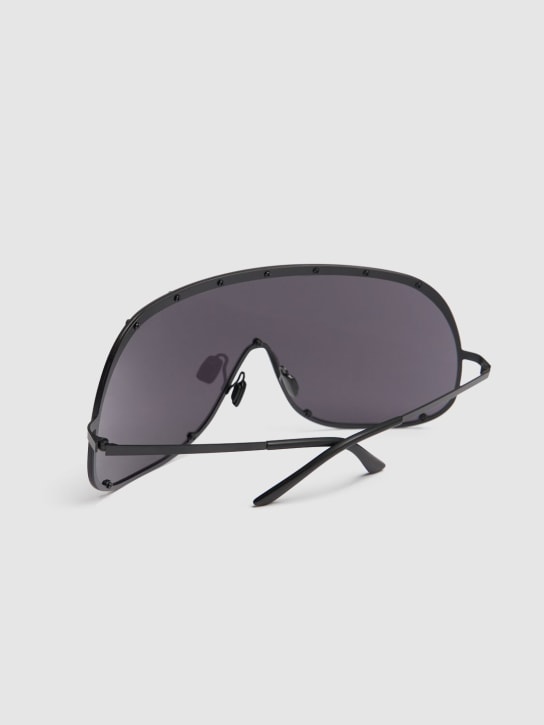 Rick Owens: Occhiali da sole a maschera Mask Shield - Blk Temple - men_4 | Luisa Via Roma
