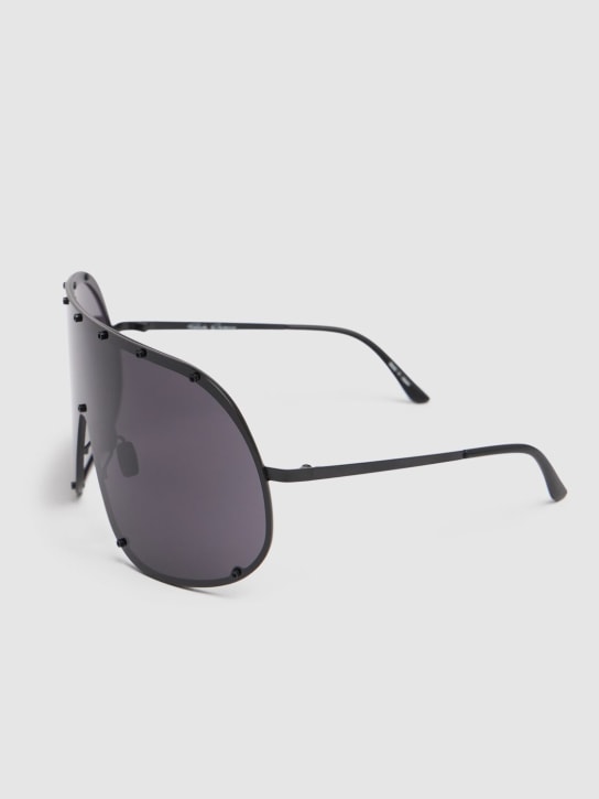 Rick Owens: Occhiali da sole a maschera Mask Shield - Blk Temple - men_1 | Luisa Via Roma