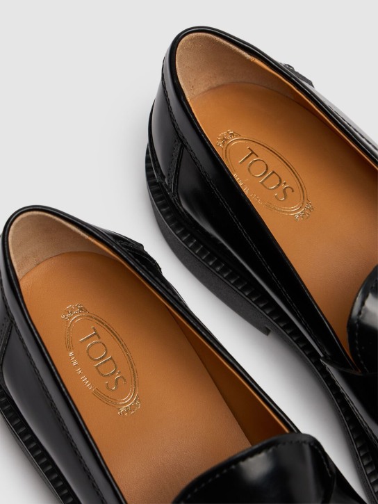 Tod's: 20mm Leather chain loafers - women_3 | Luisa Via Roma