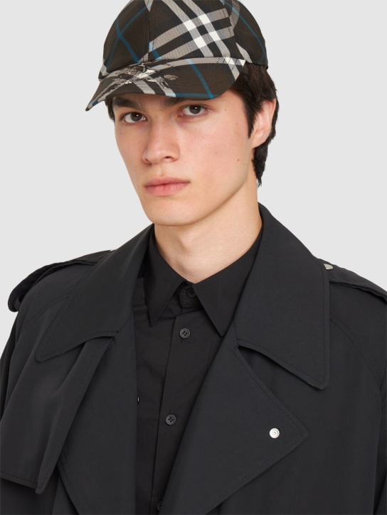 Burberry: Baseballkappe mit Karos - men_1 | Luisa Via Roma