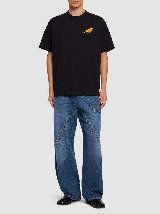 JW Anderson: Camiseta de algodón bordado - men_1 | Luisa Via Roma
