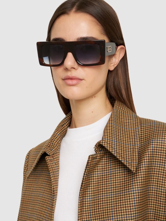 Victoria Beckham: B Buckle acetate sunglasses - Brown Horn - women_1 | Luisa Via Roma