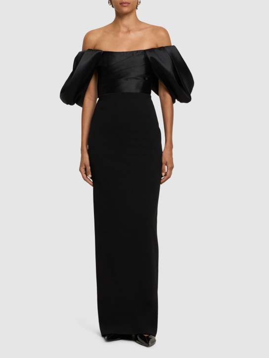 Solace London: Robe longue en sergé et maille de crêpe Sian - Noir - women_1 | Luisa Via Roma