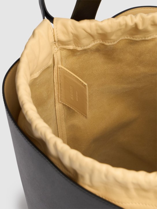 Jil Sander: Medium Ellipse leather bucket bag - women_5 | Luisa Via Roma
