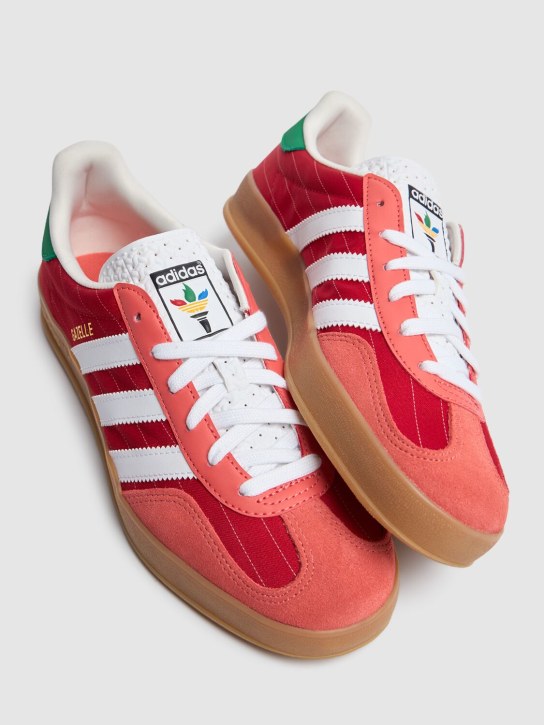 adidas Originals: Gazelle Indoor スニーカー - women_2 | Luisa Via Roma