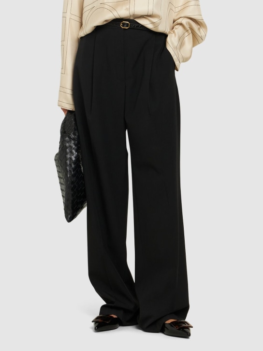 Roger Vivier: 5mm Gommettine leather ballerina flats - women_1 | Luisa Via Roma