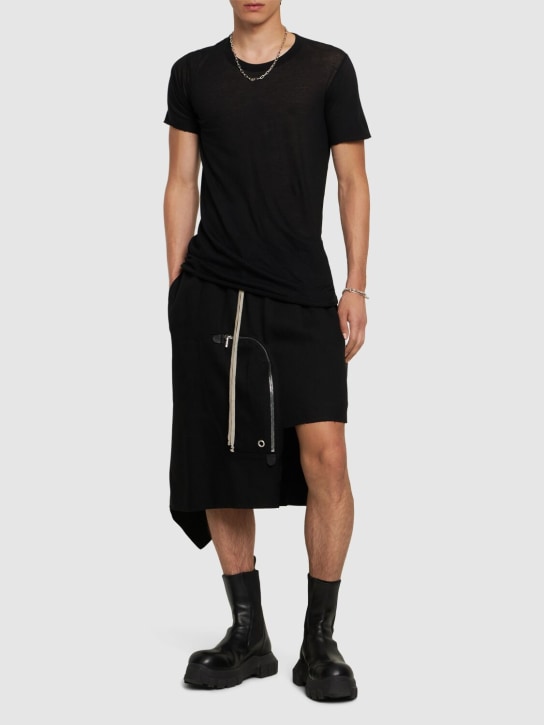 Rick Owens: Basic cotton t-shirt - Black - men_1 | Luisa Via Roma