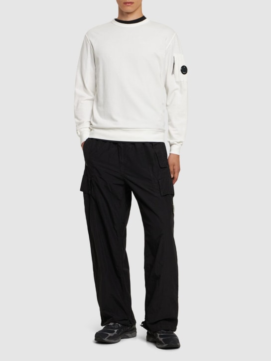 C.P. Company: Sweat-shirt en polaire légère à col ras-du-cou - Gauze White - men_1 | Luisa Via Roma