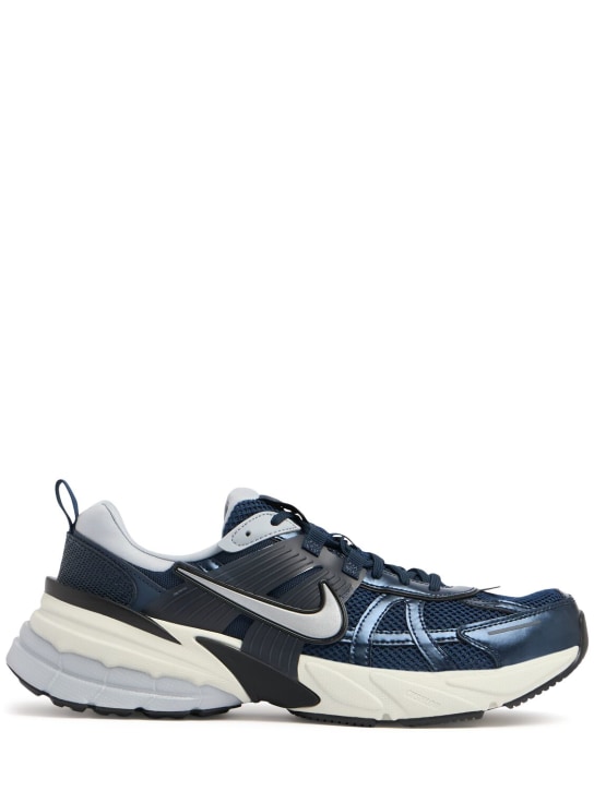 Nike: Sneakers V2k Run - Obsidian - men_0 | Luisa Via Roma