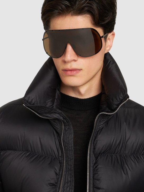 Rick Owens: Sonnenbrille „Mask Shield“ - Schwarz/ Braun - men_1 | Luisa Via Roma