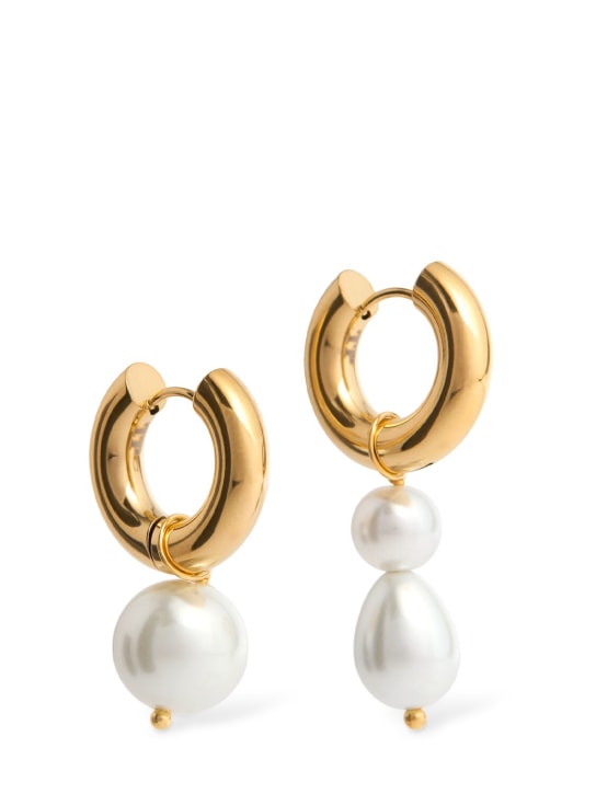 Timeless Pearly: Mismatched pearl earrings - Pearl/Gold - women_0 | Luisa Via Roma