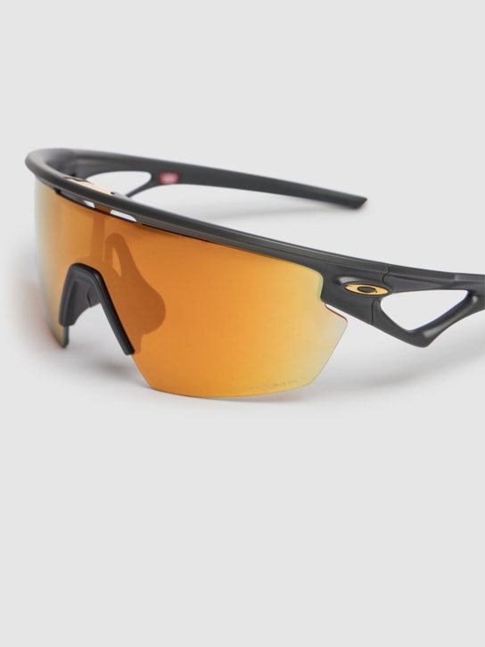 Oakley: Masken-Sonnenbrille „Sphaera“ - men_1 | Luisa Via Roma