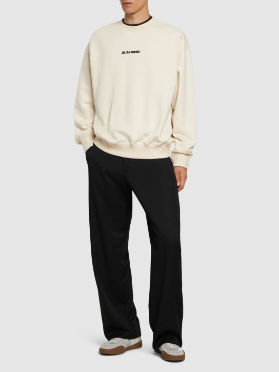 Jil Sander: Sweatshirt aus Baumwolljersey mit Logo - Düne - men_1 | Luisa Via Roma