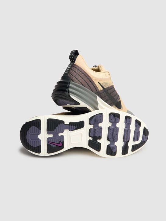 Nike: Lunar Roam sneakers - Sesame/Black-sm - men_3 | Luisa Via Roma