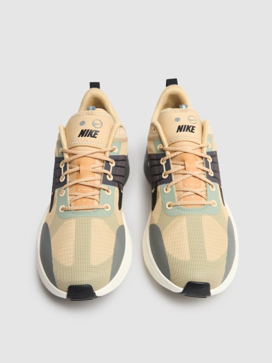 Nike: Lunar Roam sneakers - Sesame/Black-sm - men_4 | Luisa Via Roma