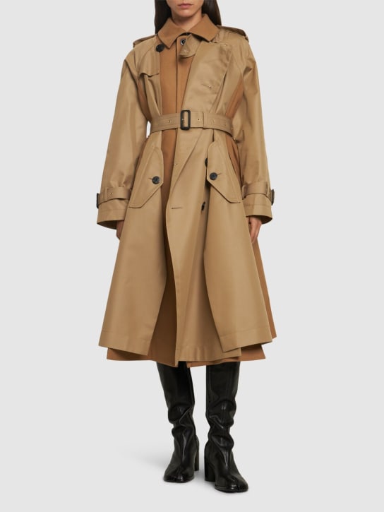 Sacai: Long gabardine trench coat - women_1 | Luisa Via Roma