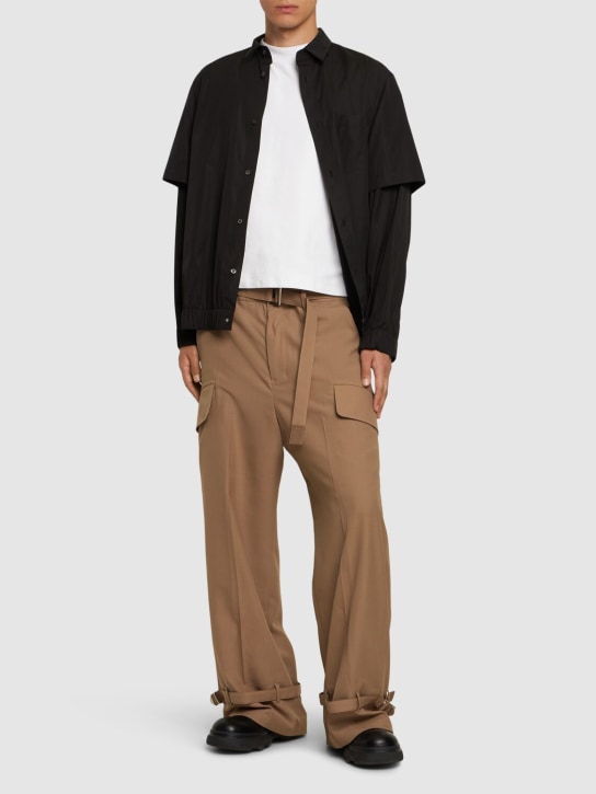 Sacai: Cargohose aus Wollmischgabardine - Beige - men_1 | Luisa Via Roma