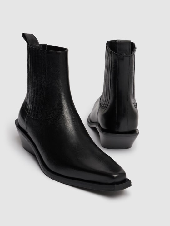 Ann Demeulemeester: Harper medium heel pointy Chelsea boots - men_2 | Luisa Via Roma
