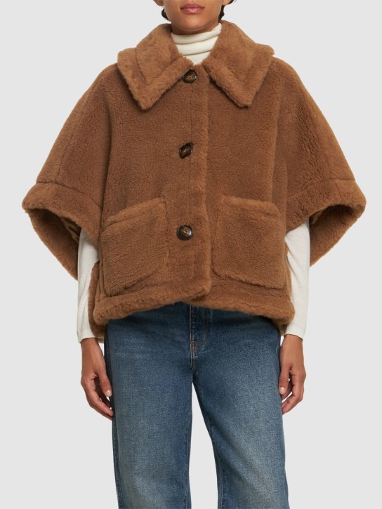 Max Mara: Terzo camel & silk teddy cape - Cammello - women_1 | Luisa Via Roma