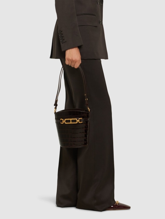 Tom Ford: Borsa a secchiello stampa coccodrillo lucida - Espresso - women_1 | Luisa Via Roma