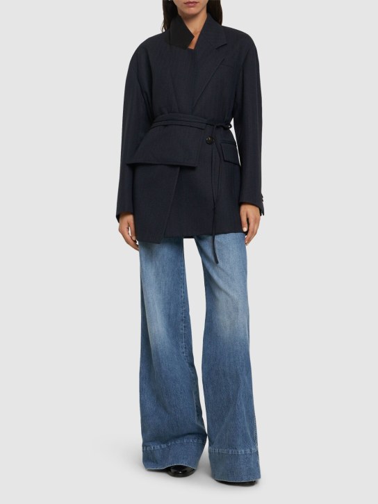 Bottega Veneta: Blazer de lana con cinturón - Negro/Azul - women_1 | Luisa Via Roma