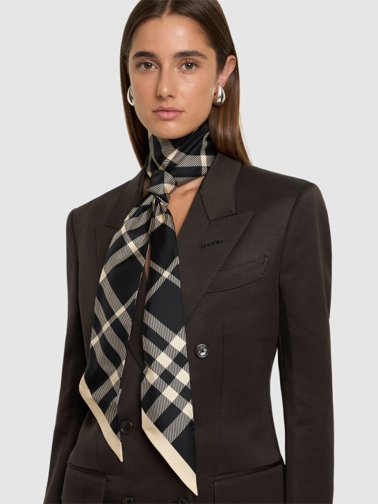 Burberry: Sciarpa vintage skinny in seta - women_1 | Luisa Via Roma