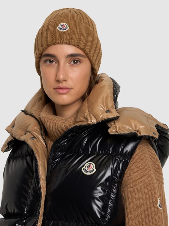 Moncler: Bonnet en laine vierge - Beige - women_1 | Luisa Via Roma