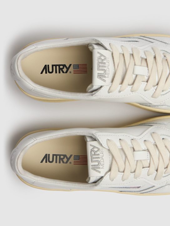 Autry: Platform Low sneakers - White - women_3 | Luisa Via Roma
