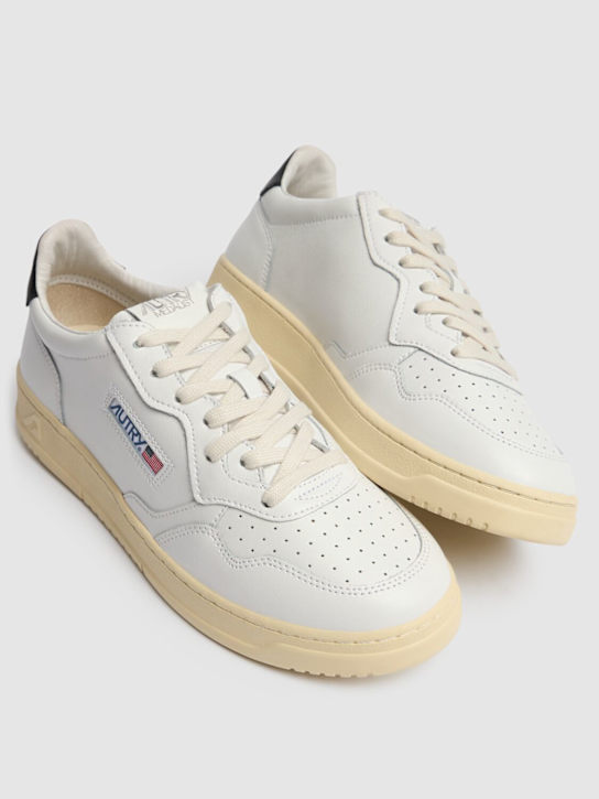 Autry: Medalist Low sneakers - men_2 | Luisa Via Roma