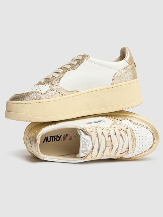 Autry: Sneakers basse con platform - Bianco - women_4 | Luisa Via Roma