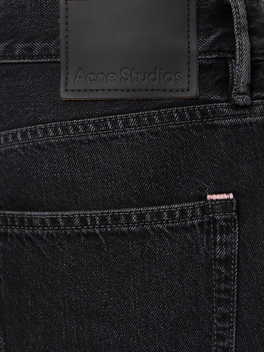Acne Studios: Jeans de denim estilo vintage - men_3 | Luisa Via Roma