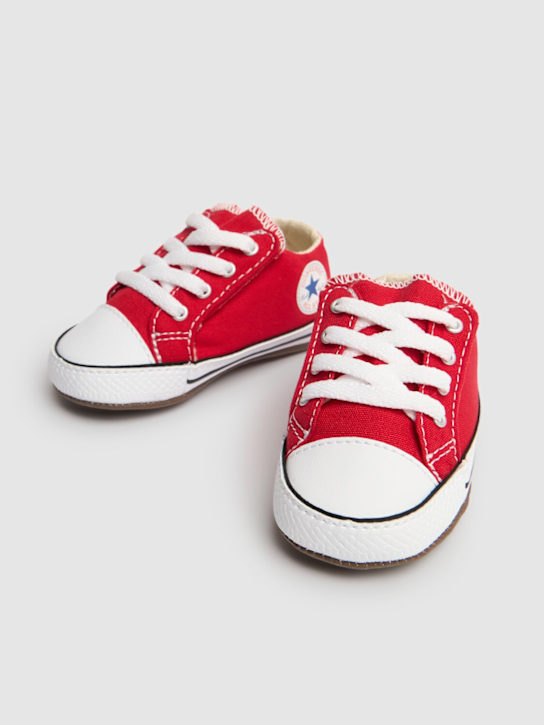 Converse: Chaussures premiers pas en toile Chuck Taylor - kids-girls_1 | Luisa Via Roma