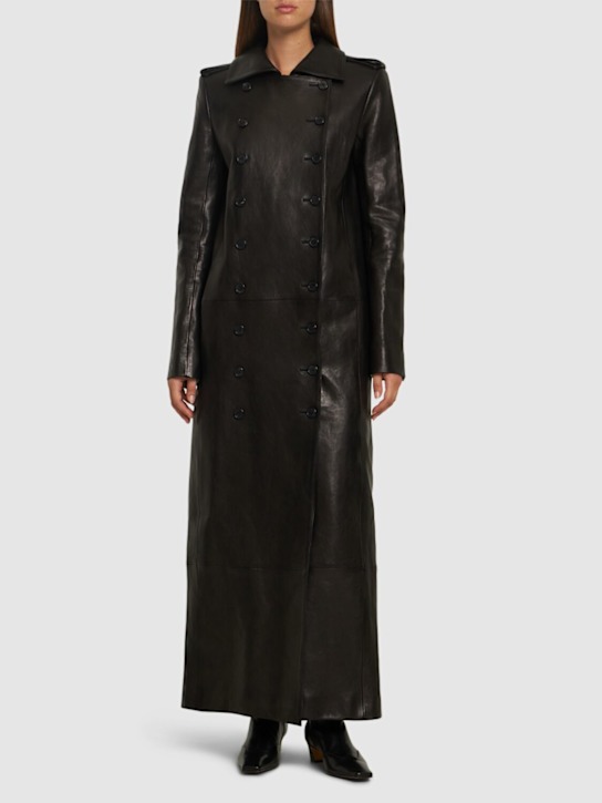 Khaite: Mallory long leather coat - Black - women_1 | Luisa Via Roma