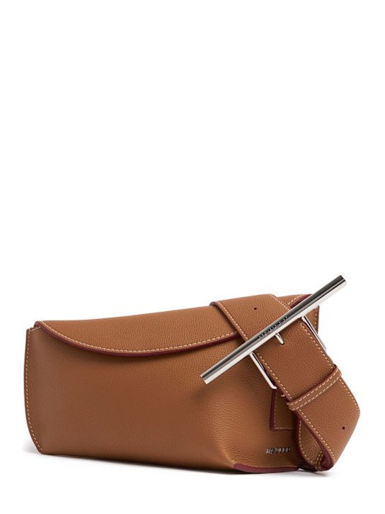 Alexander McQueen: Sling leather shoulder bag - Pecan - women_0 | Luisa Via Roma