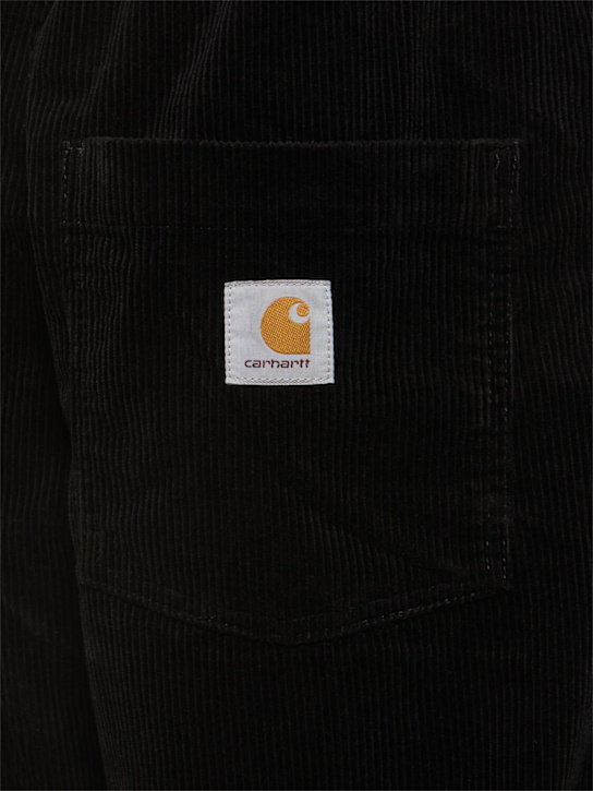 Carhartt WIP: Pantaloni in velluto millerighe - men_1 | Luisa Via Roma