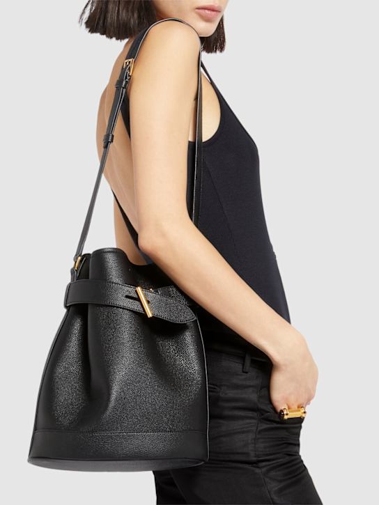 Tom Ford: Medium Tara grain leather bucket bag - women_1 | Luisa Via Roma