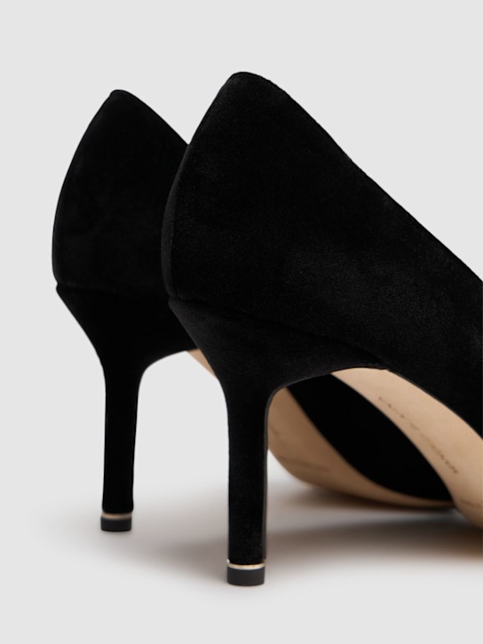 Manolo Blahnik: 70毫米“HANGISI”天鹅绒高跟鞋 - 黑色 - women_3 | Luisa Via Roma