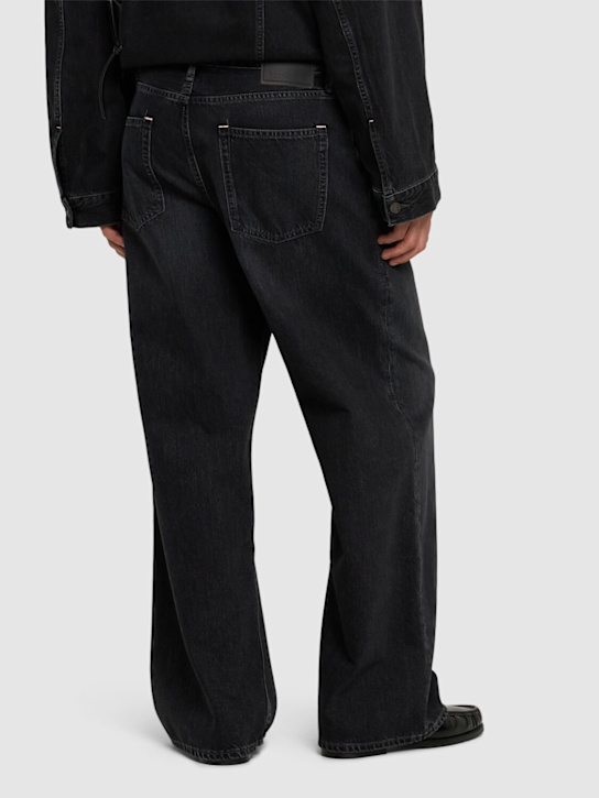 Acne Studios: Jeans de denim estilo vintage - men_2 | Luisa Via Roma