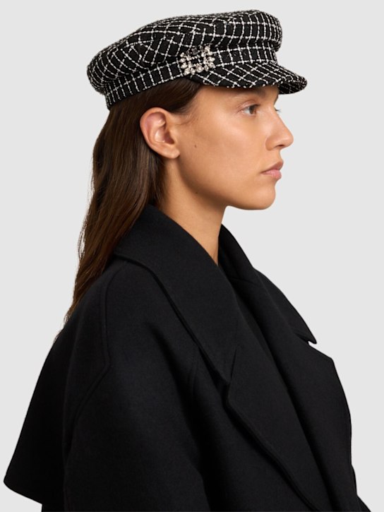 Roger Vivier: Broche Sailor cap - Black - women_1 | Luisa Via Roma