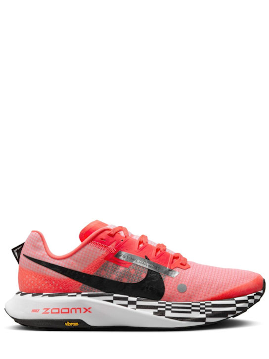 Nike: Ultrafly sneakers - Bright Crimson - men_0 | Luisa Via Roma
