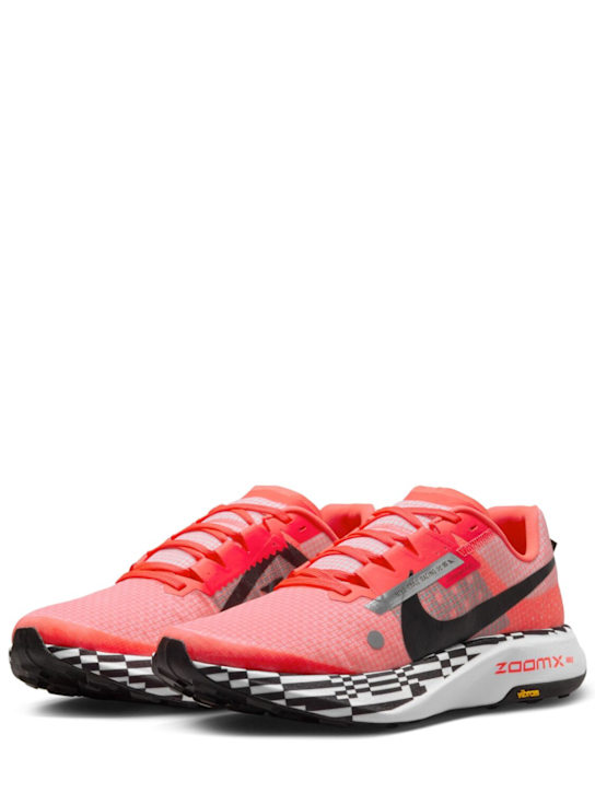 Nike: Ultrafly sneakers - Bright Crimson - men_1 | Luisa Via Roma