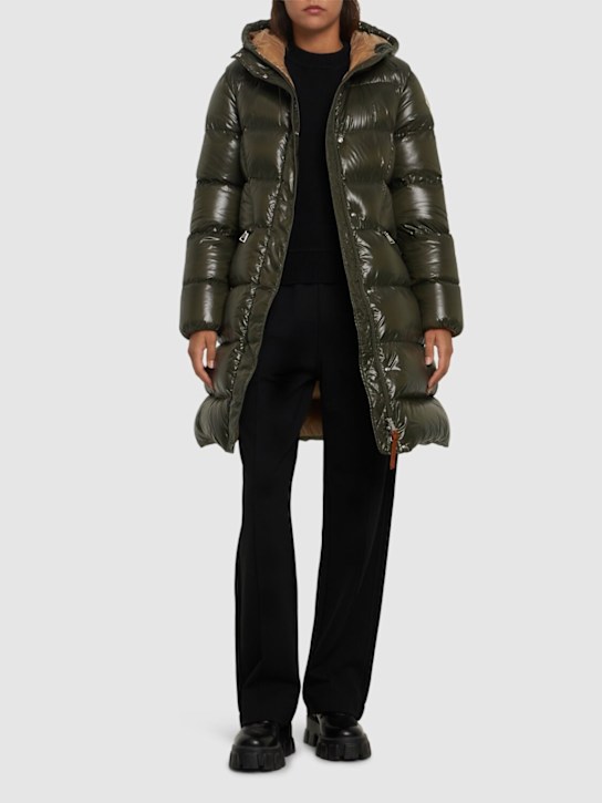 Moncler: Chaqueta larga de plumas de nylon - Verde Oscuro - women_1 | Luisa Via Roma