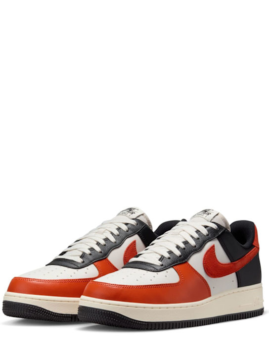 Nike: Sneakers "Air Force 1 '07 LV8" - men_1 | Luisa Via Roma