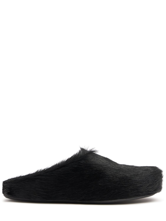 Marni: Fussbett pony skin mules - men_0 | Luisa Via Roma