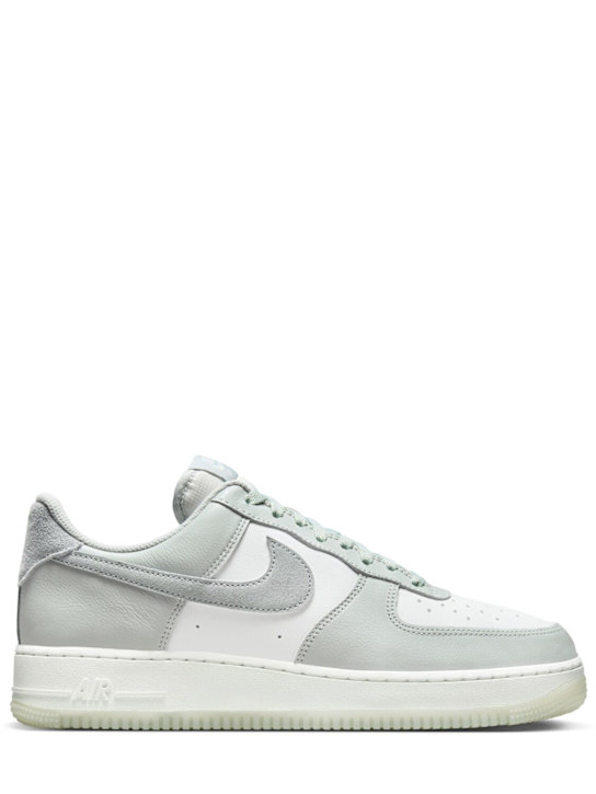 Nike: Sneakers "Air Force 1'07 LV8" - men_0 | Luisa Via Roma
